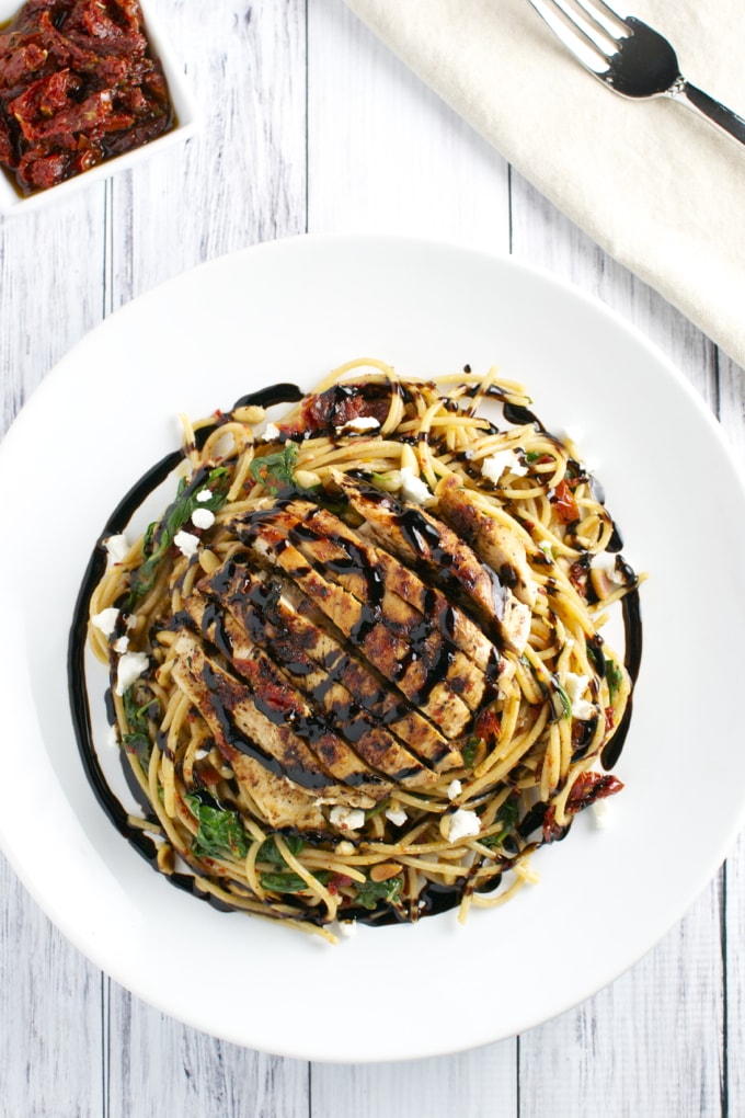 Sun Dried Tomato Pasta with Chicken, Spinach and Goat Cheese | stuckonsweet.com