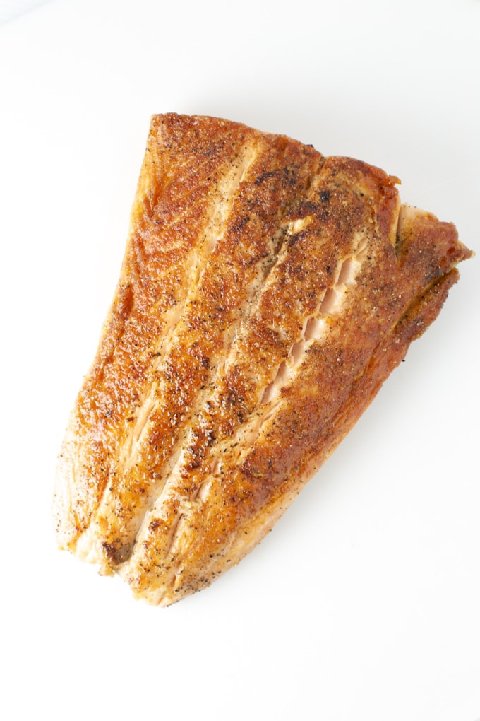 Salmon, Pea and Bacon Pasta | stuckonsweet.com