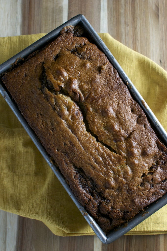 Cinnamon Swirl Banana Bread | stuckonsweet.com