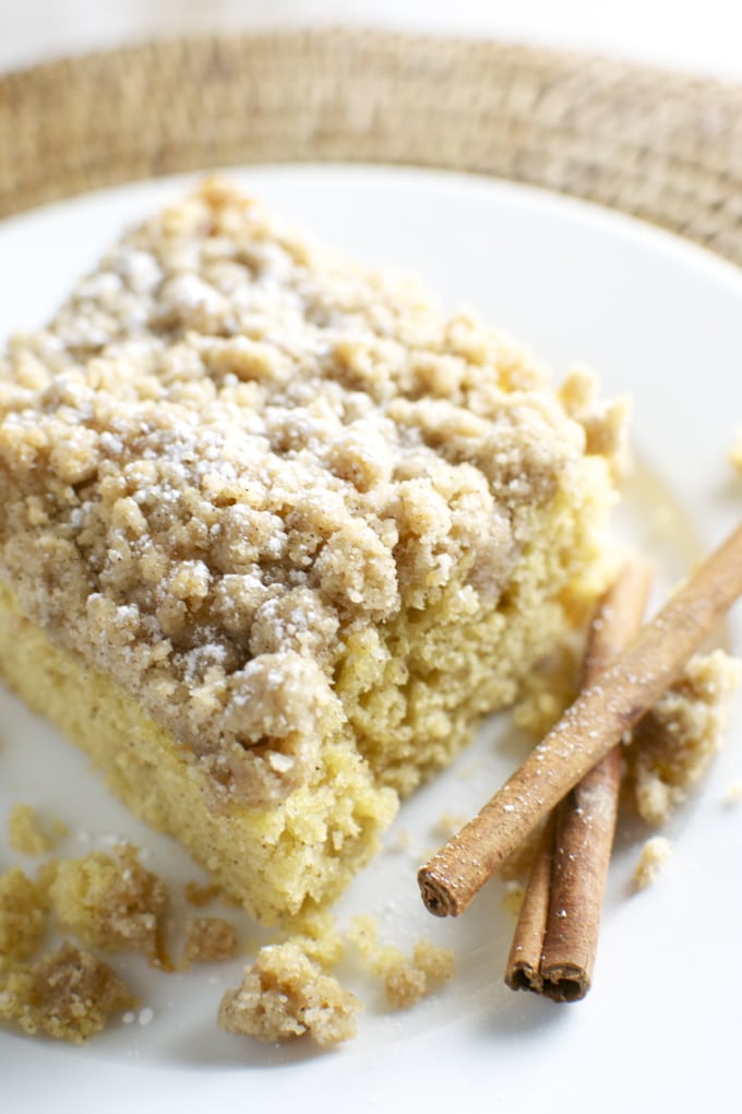 Cinnamon Crumb Cake | stuckonsweet.com