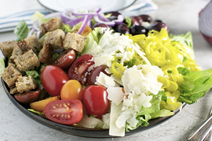 Copy Cat Olive Garden Salad | www.stuckonsweet.com