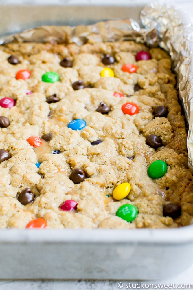 caremelitas with m&ms in a pan