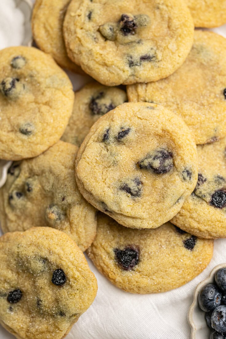 Butter cookies with blueberries, fresh blueberry cookies, homemade blueberry cookies, soft blueberry cookies with sugar, blueberry cookies recipe.