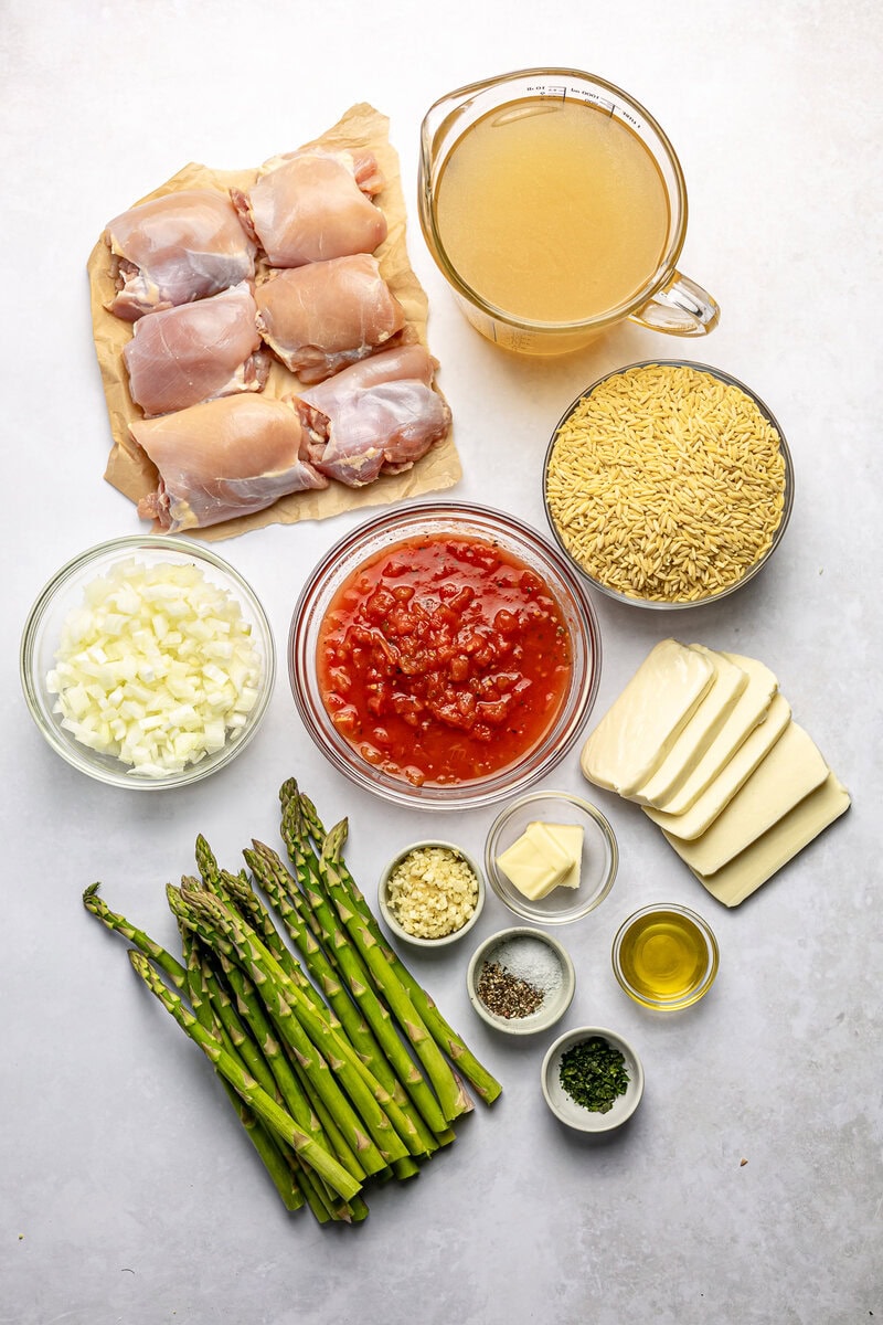 One Pot Garlic Tomato Chicken Orzo with Asparagus