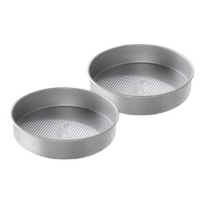 Aluminum cake pans for baking, non-stick, perfect for cakes and desserts, durable and versatile bakeware, professional quality, set of two.