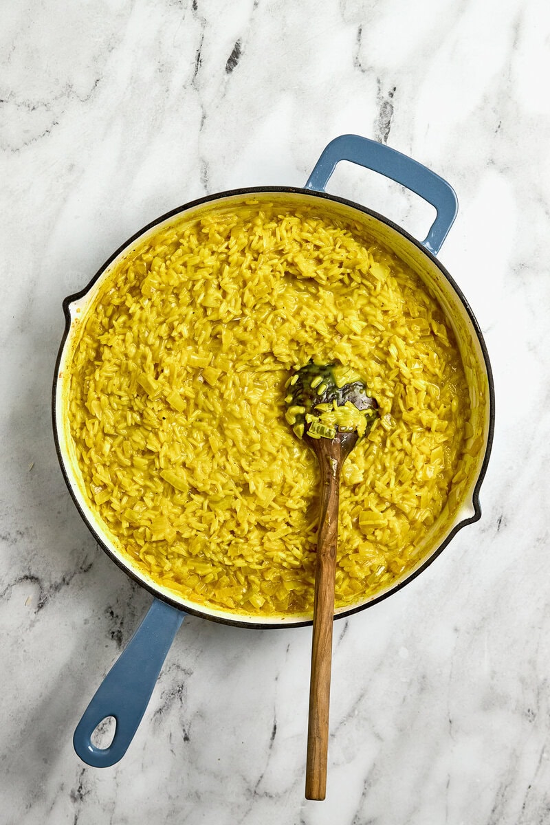One Pan Coconut Curry Rice with Spinach and Chicken