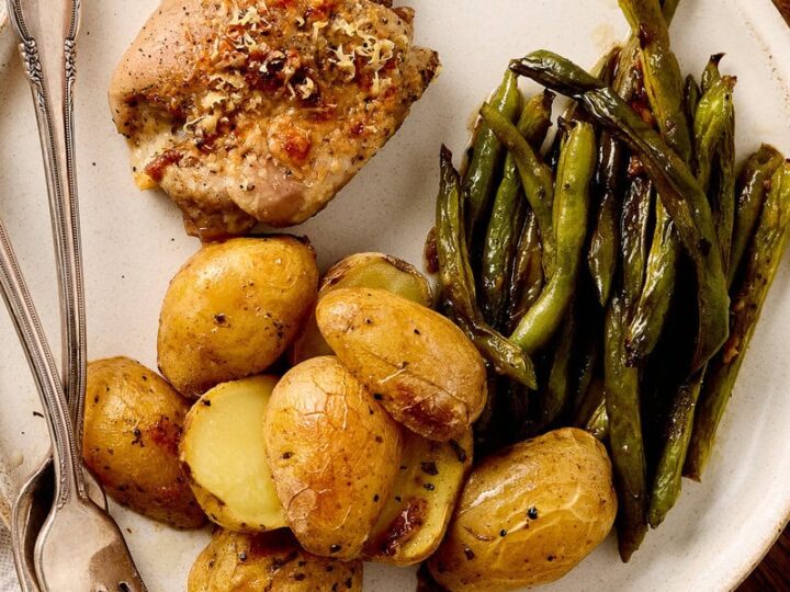 Quick Sheet Pan Ranch Chicken Thighs with Potatoes & Green Beans Quick Sheet Pan Ranch Chicken Thighs with Potatoes & Green Beans